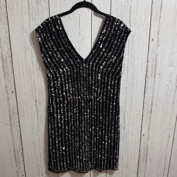 JS Collections Black and Silver Mini
Dress Size 8 - Picture 2 of 11